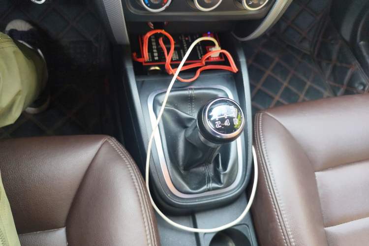 Used Bestune B30 2016 1.6L manual luxury version Gear Lever