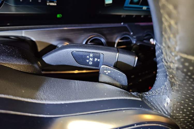 Used Mercedes-Benz E-Class 2019 Restyled E 300 L Sport Luxury Edition Gear Lever