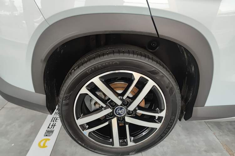 Used BYD Song L DM-i 2024 112 km Leading Edition Right Rear Wheel Hub