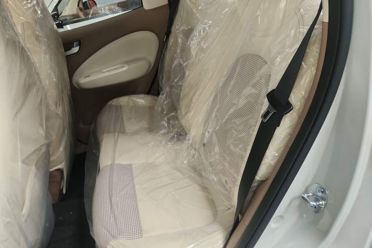 Used Wuling Hongguang MINIEV 2025 Four-Door Version Advanced Edition Left Rear Seat