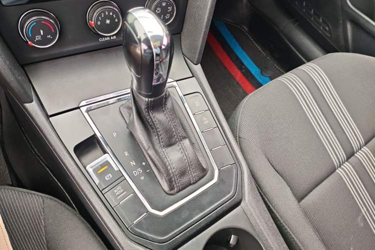 Used Volkswagen Lamando 2017 230TSI DSG Fashion Edition
