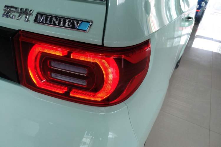 Used Wuling Hongguang MINIEV 2021 Macaron Premium Model – Lithium-NMC Exterior 3