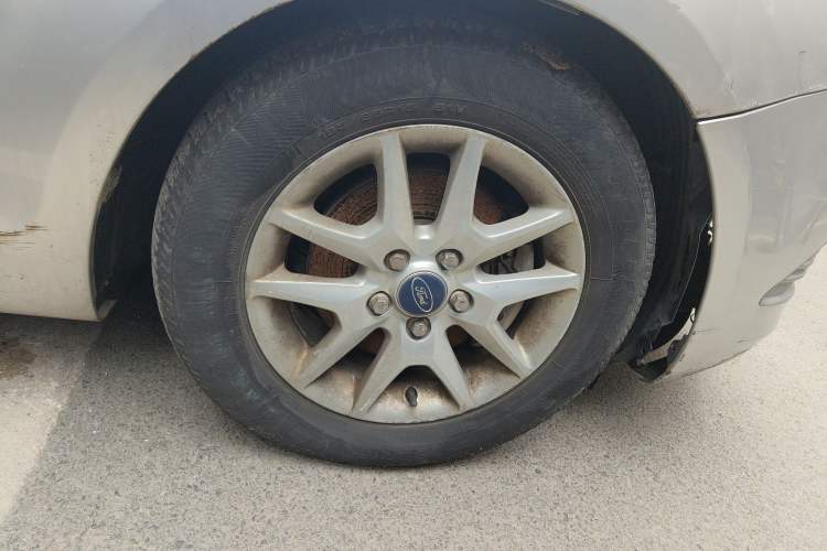 Used Ford Focus 2011 Sedan 1.8L Manual Comfort Model