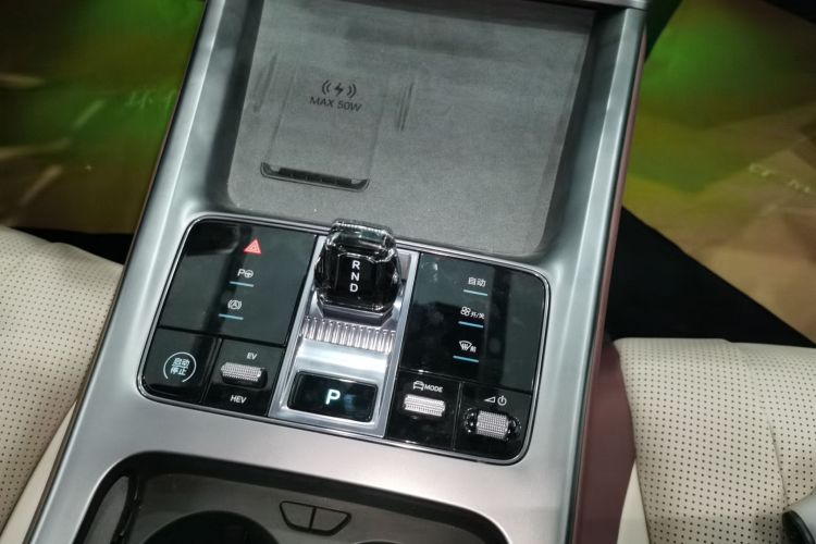 Used BYD Seal 07 DM-i 2025 Intelligent Driving Version DM-i 1.5L 125 km Prestige Edition Gear Lever