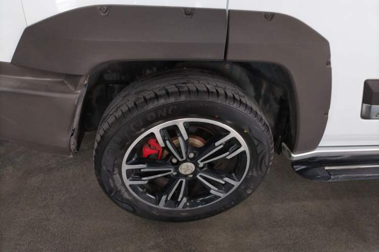 Used BAIC Off-Road BJ20 2016 1.5T CVT Luxury Model Right Rear Wheel Hub