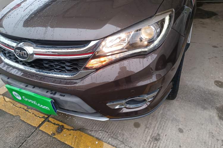 Used BYD S7 2017 2.0T Automatic Luxury Model Left Front Headlight