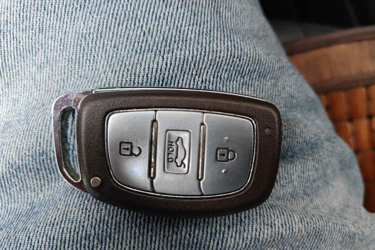 Used Hyundai Elantra (5th Generation / Langdong) 2015 1.6L Automatic Leading Model Vehicle Key