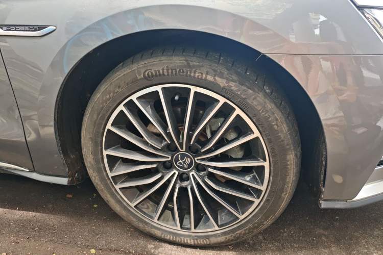 Used BYD Han 2020 DM Four-Wheel Drive Performance Edition Prestige Model Right Front Wheel Hub