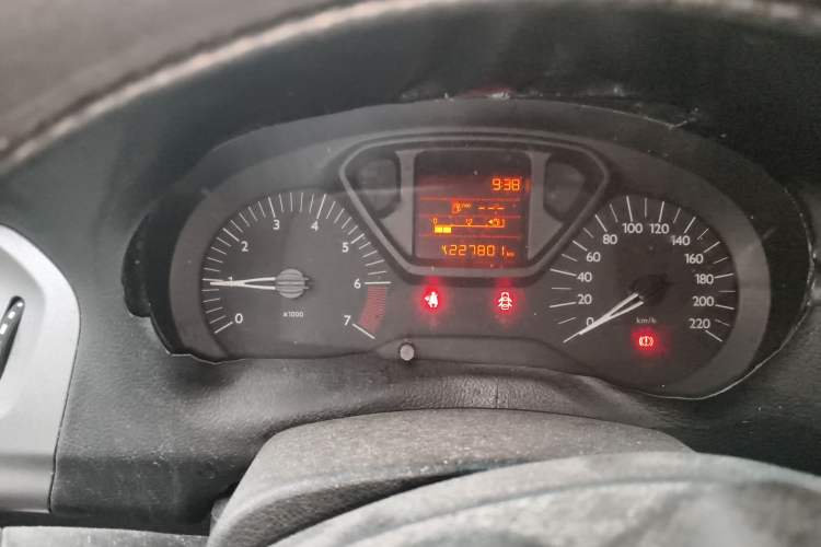 Used Citroen Elysee 2014 1.6L Manual Fashion Edition Odometer Close Up