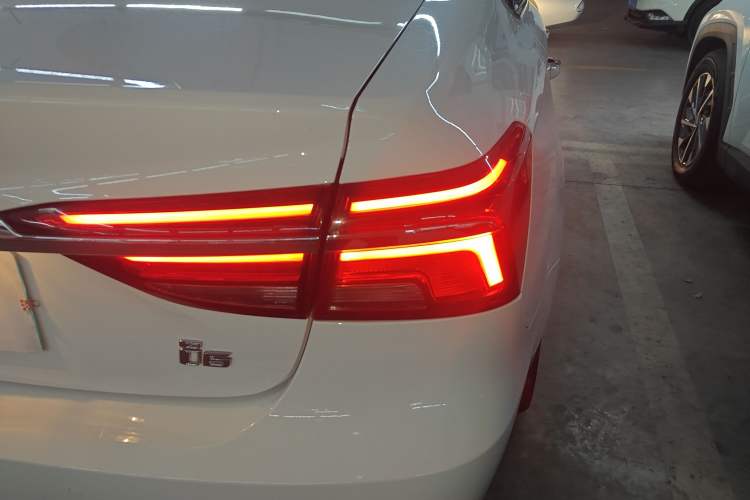 Used Roewe i6 2020 PLUS 1.6L CVT 4G Connected Glory Flagship Edition
