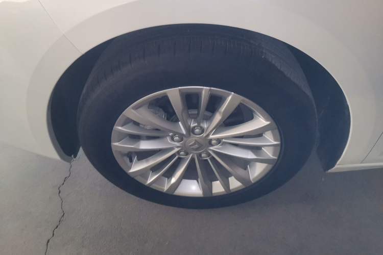 Used Baojun RC-5 2020 1.5T CVT Smart Shine Prestige Edition Left Front Wheel Hub