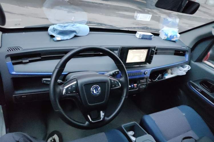 Used Dongfeng Yufeng EM27 2024 EM27L Eves Power 41.86 kWh Center Console