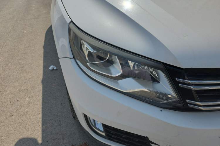 Used Volkswagen Tiguan 2015 1.8TSI Automatic Two-Wheel Drive Comfort Edition Right Front Headlight