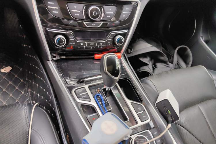 Used Geely Auto Emgrand GT 2015 1.8T Premium Model Gear Lever