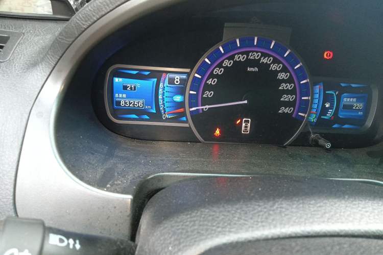 Used BYD S6 2014 2.0L Manual Luxury 5-Seater
