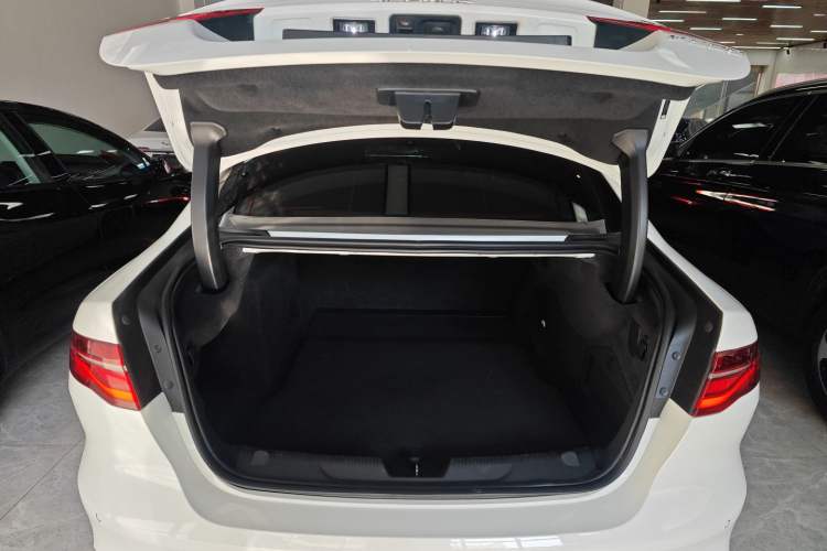 Used Jaguar XEL 2024 2.0T 250 PS R-DYNAMIC S Advanced Sport Edition
