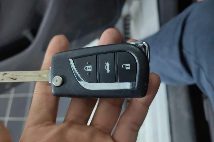 Used Toyota Levin 2022 Facelift TNGA 1.5L CVT Progressive Edition Vehicle Key