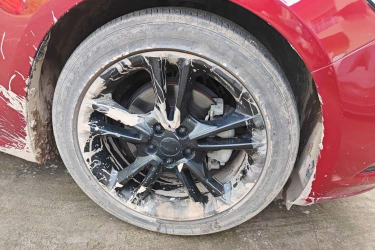 Used Ford Mondeo 2013 2.0L GTDi240 Luxury Sport Model Right Front Wheel Hub