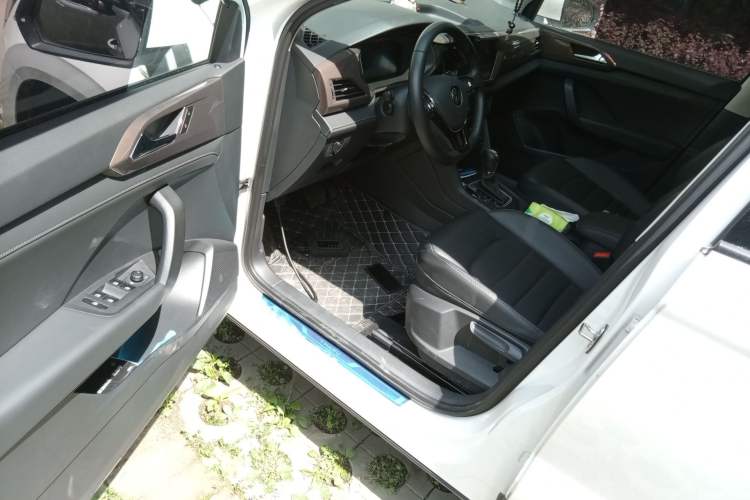 Used Volkswagen Tharu 2022 280TSI Two-Wheel Drive Comfort Edition Driver Seat