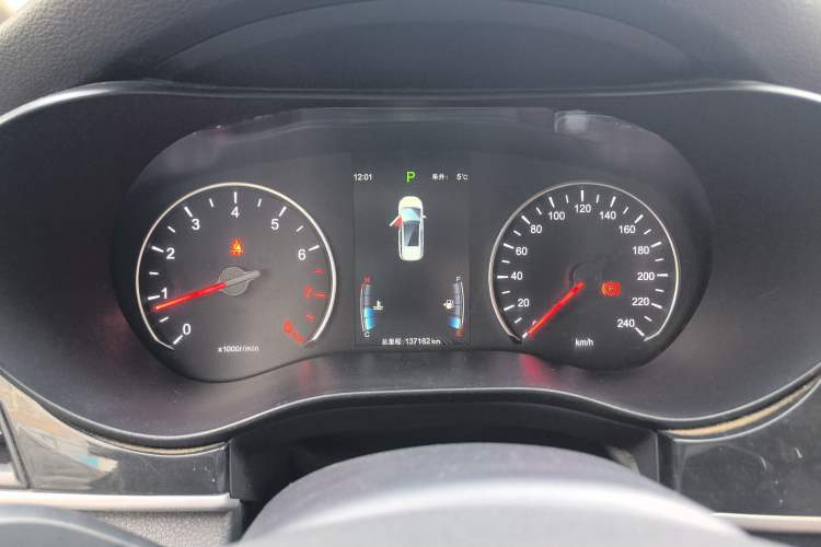 Used BYD Song MAX 2018 1.5T Automatic Smart Connect Elite Model with 6 Seats