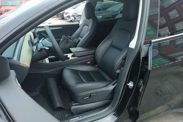 Used Tesla Model Y 2024 Long-Range All-Wheel-Drive Version
