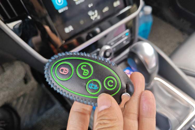 Used BYD Song MAX 2018 1.5T Automatic Smart Connect Luxury 6-Seater Vehicle Key