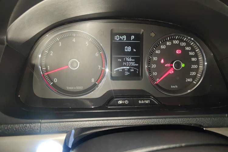 Used Volkswagen Lavida 2013 1.4TSI DSG Comfort Edition Odometer Close Up