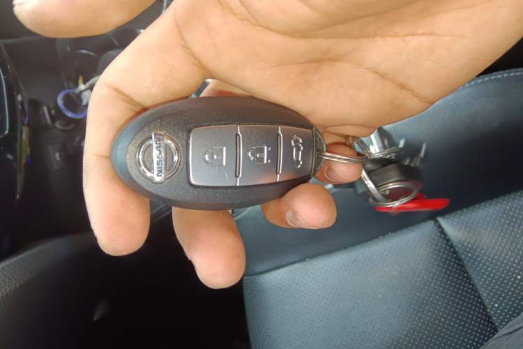 Used Nissan X-Trail 2016 2.5L CVT Sport Edition 4WD Vehicle Key