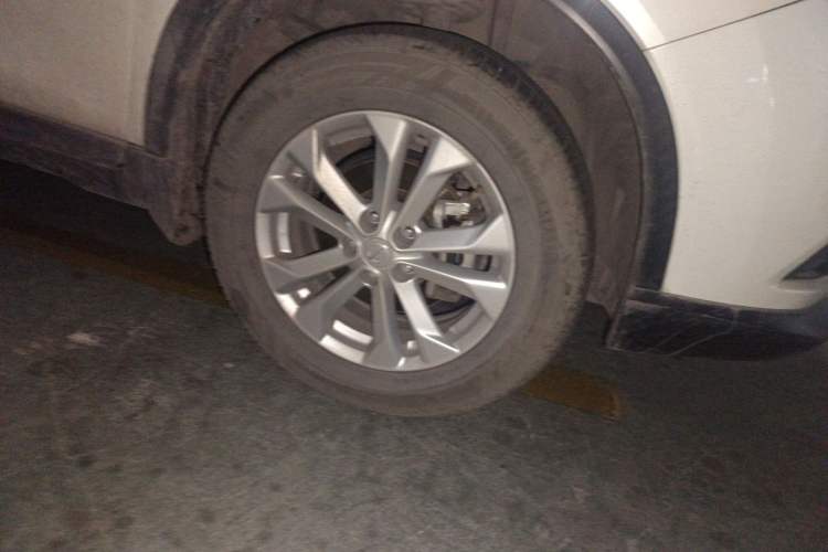 Used Nissan X-Trail 2015 2.0L CVT Comfort MAX Edition 2WD Right Front Wheel Hub