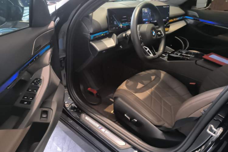 Used BMW 5 Series 2024 530Li Leading Model M Sport Package