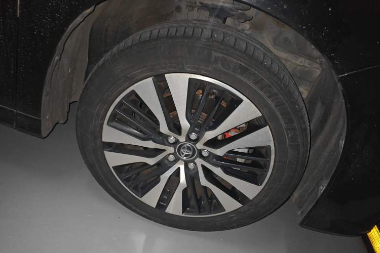 Used Toyota Alphard 2018 Revised Version 3.5L Premium Edition