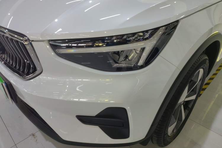 Used Volvo XC40 2024 B4 4x4 Smart Luxury Edition
