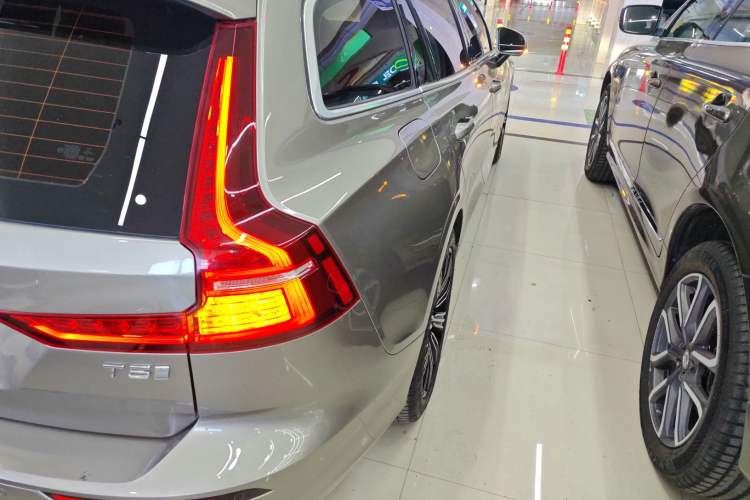 Used Volvo V60 2020 T5 Zhiyuan Luxury Edition