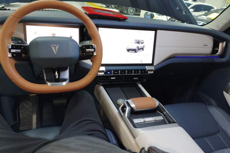 Used Deepal G318 2024 Four-Wheel-Drive Air Suspension Model
