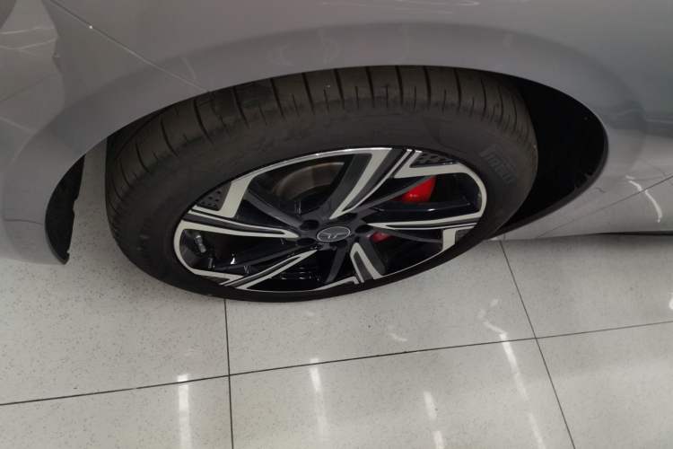 Used Hongqi EH7 2024 640 Pro+ All-Wheel Drive Left Front Wheel Hub