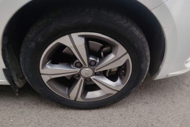 Used Geely Auto Emgrand GL 2018 1.8L Manual Elite Smart Connectivity Version
