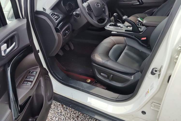 Used GAC Trumpchi GS4 2016 235T Manual Luxury Edition Interior 3