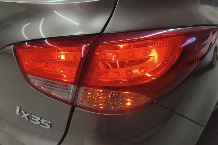 Used Hyundai ix35 2012 2.4L Automatic Two-Wheel Drive Prestige Edition GLS Exterior 6