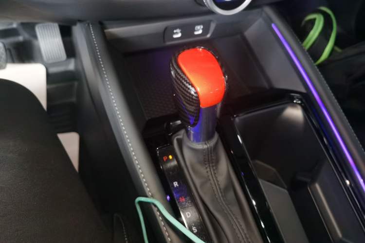 Used Honda Accord 2025 Sport Series 260TURBO Luxury Edition Gear Lever