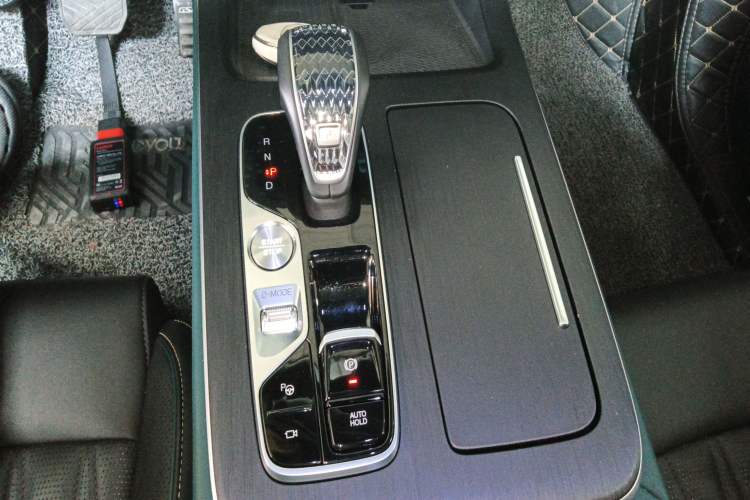 Used GAC Trumpchi GS8 2022 Flagship Series 2.0 TGDI Two-Wheel-Drive Prestige Edition (6-seater) Gear Lever