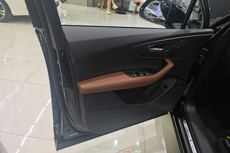 Used Audi Q7 2025 45 TFSI quattro S line Black Warrior Edition
