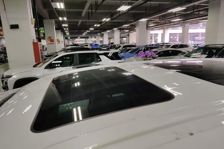 Used Roewe iMAX8 New Energy 2025 1.5T DMH Lu Zun Deluxe Edition Roof