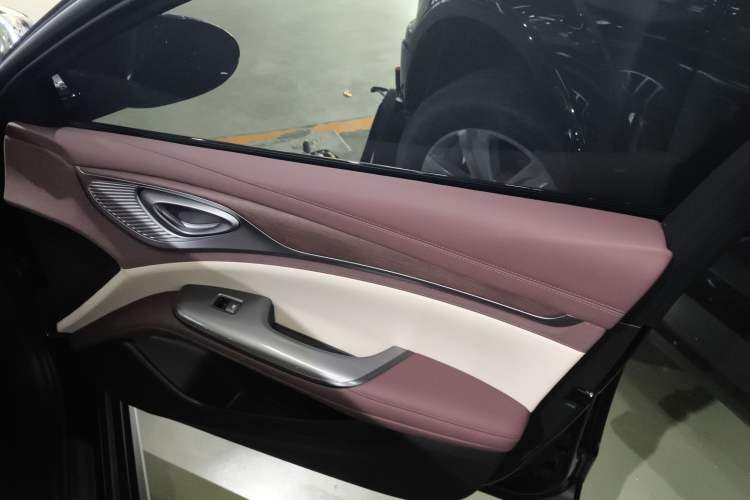 Used BYD Seal 2024 HONOR Edition DM-i 1.5L 121km Prestige Model Interior 2