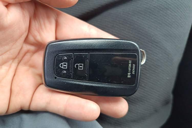 Used Toyota IZOA 2018 2.0L Yichi Version China VI Standard