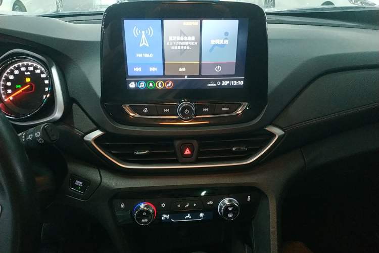 Used Chevrolet Orlando 2020 Light Hybrid Redline 530T Automatic Enjoyment Edition (5+2 Models) Audio And AC Panel