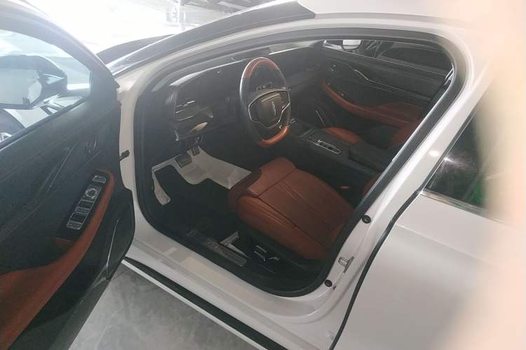 Used Lincoln Z 2022 iEnjoy Luxury Edition Driver Seat