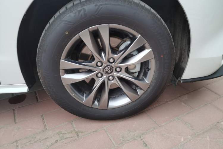 Used Toyota SIENNA 2026 Model 2.5L Dual-Engine Two-Wheel-Drive Comfort Edition
