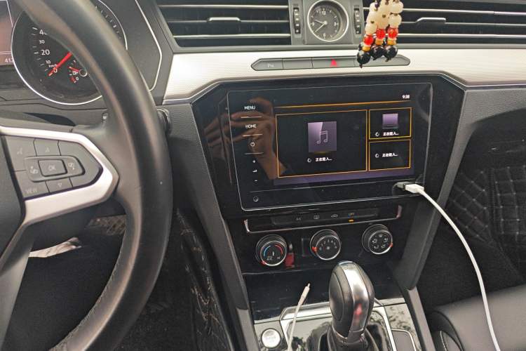 Used Volkswagen Magotan 2020 280TSI DSG Comfort Edition Audio And AC Panel