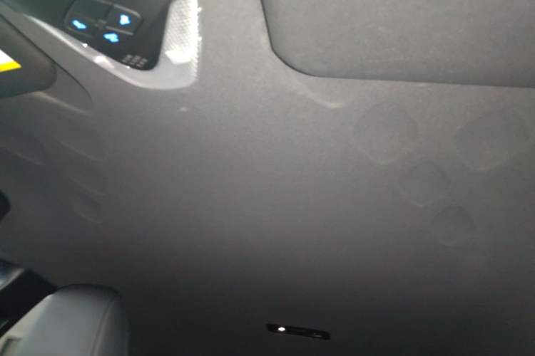 Used Toyota IZOA 2018 2.0L Yichi Version China VI Standard Headliner