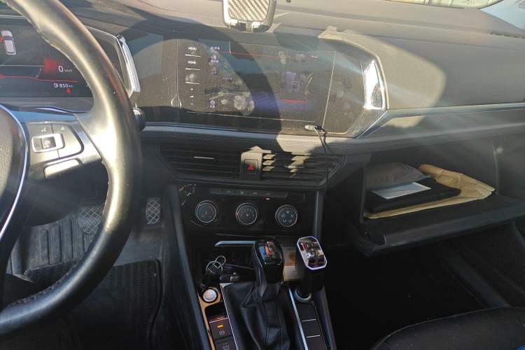 Used Volkswagen Sagitar 2021 280TSI DSG Comfort Connect Edition Audio And AC Panel